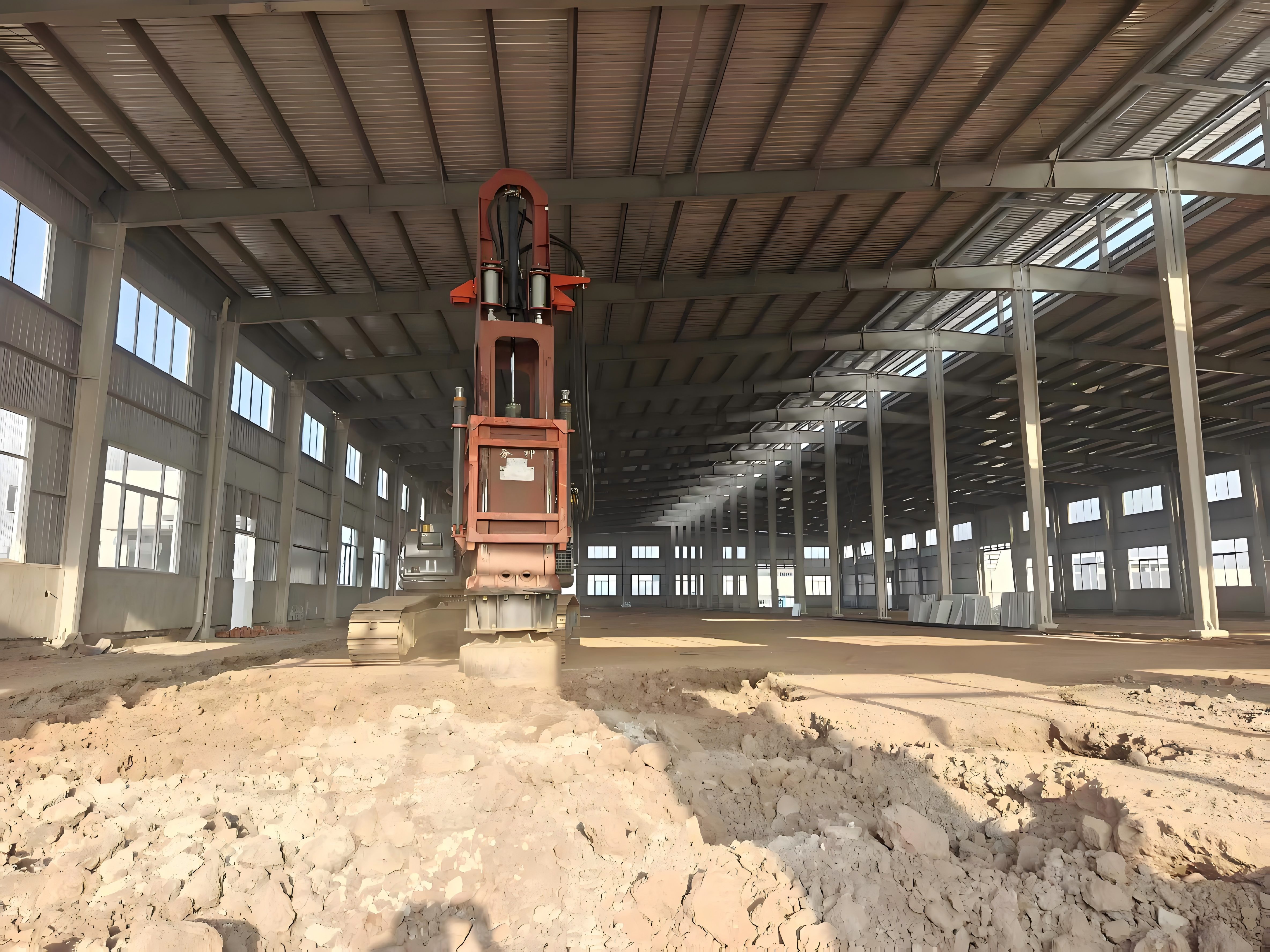 hc240挖掘機(jī)液壓夯實機(jī) 16噸落錘 在重慶某廠房進(jìn)行地基夯實作業(yè) hc240挖掘機(jī)液壓夯實機(jī) 16噸落錘 在重慶某廠房進(jìn)行地基夯實作業(yè)